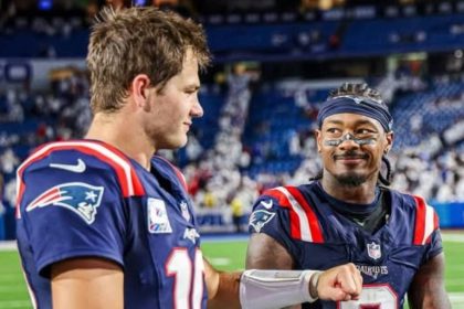 Drake Maye reacts to Diggs' exit