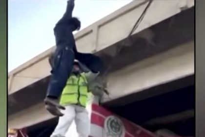 Karachi Traffic Police Rescue