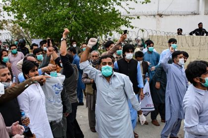 Balochistan doctors strike in Quetta as health department suspends 23 young doctors and issues show-cause notices