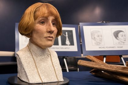 Forensic facial reconstruction of the Danforth Lady, later identified as Mary McLeod Moffat, displayed at a museum exhibit.