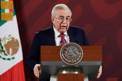 Sinaloa Governor Rubén Rocha speaks to media at Mexico National Palace
