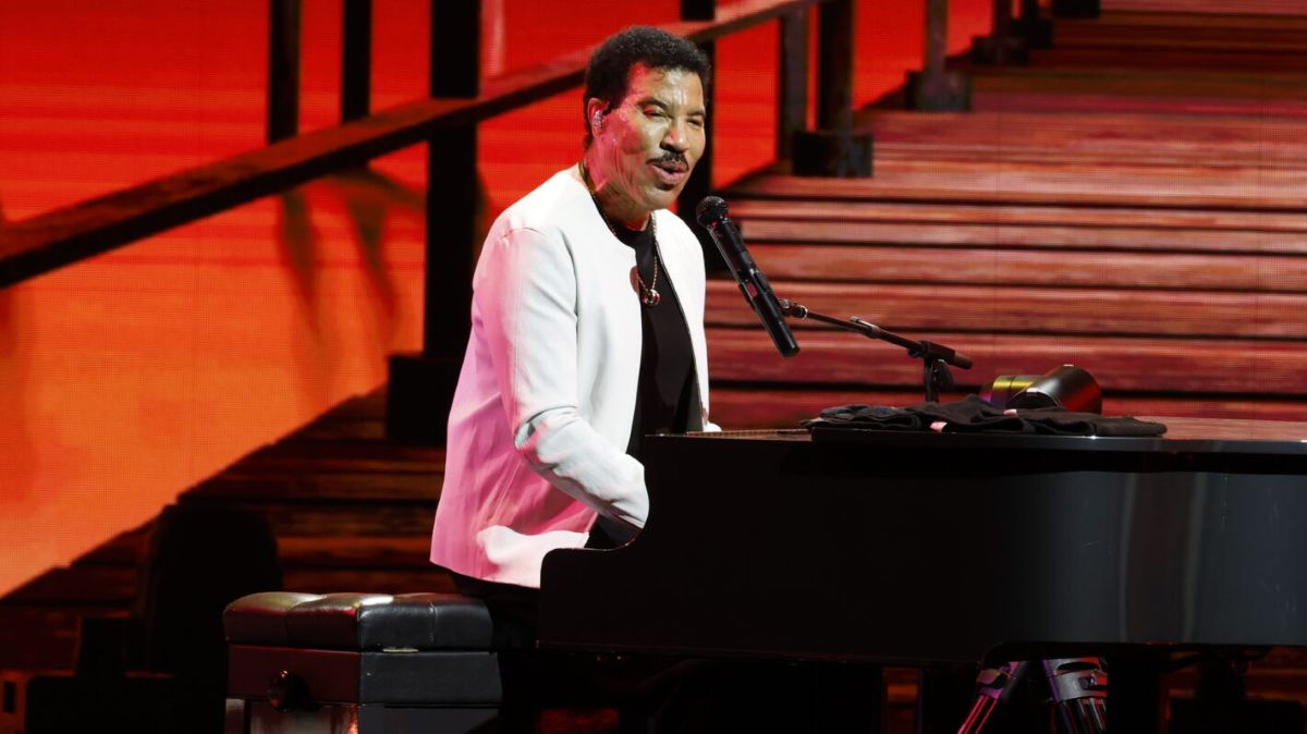 Lionel Richie Hospitalised in ICU After St. Louis Concert